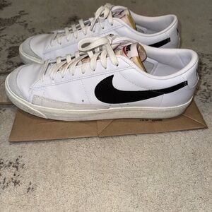 Nike Blazer Low 77 Shoes